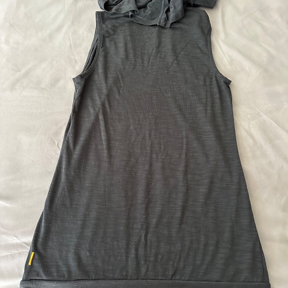 Multi-way Sleeveless Top - Picture 4 of 10